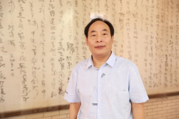 华侨大学哲学与社会发展学院教授、博士生导师刘荣军